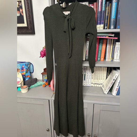 Gal meets glam collection knit dress, size small, modest dress. 80$ - Picture 2 of 2